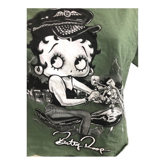 Betty Boop green betty on motorcycle graphic print cropped rolled hem tshirt - Picture 5 of 11